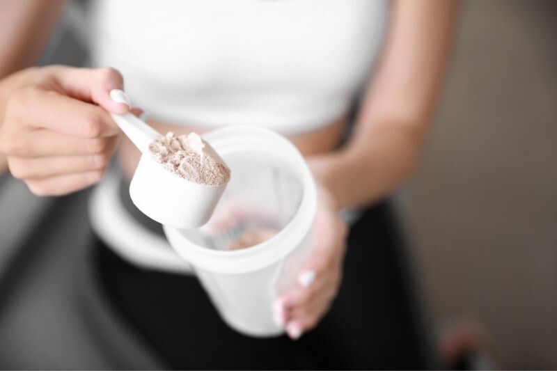 Protein Tozu Nedir, Nasıl Kullanılır? Sporcu Beslenmesinde Protein Tozunun Önemi